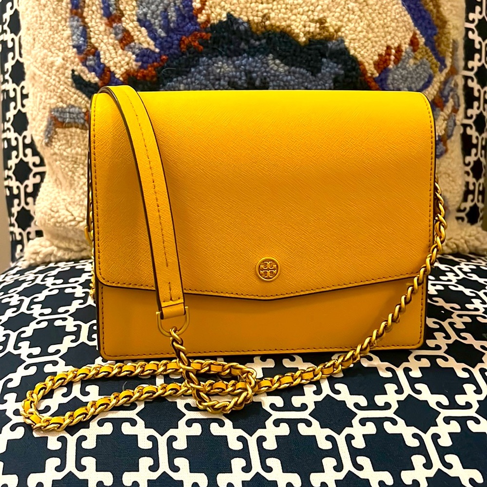 TORY BURCH:  Robinson Convertible Shoulder Bag